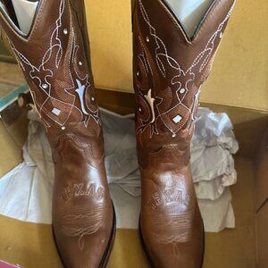 NWT-Gypsy Rose Texas Brown Leather Embroidered Bling Western Boots Size 9-B